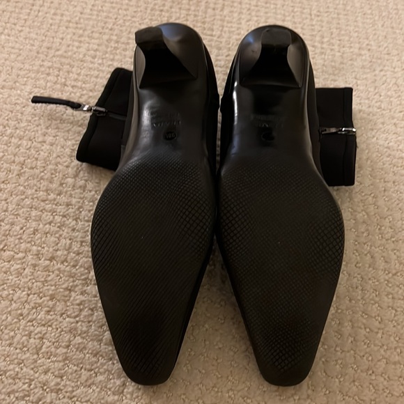 Prada , fabric outside, leather inside, size9, heel 2.5 - Picture 4 of 6